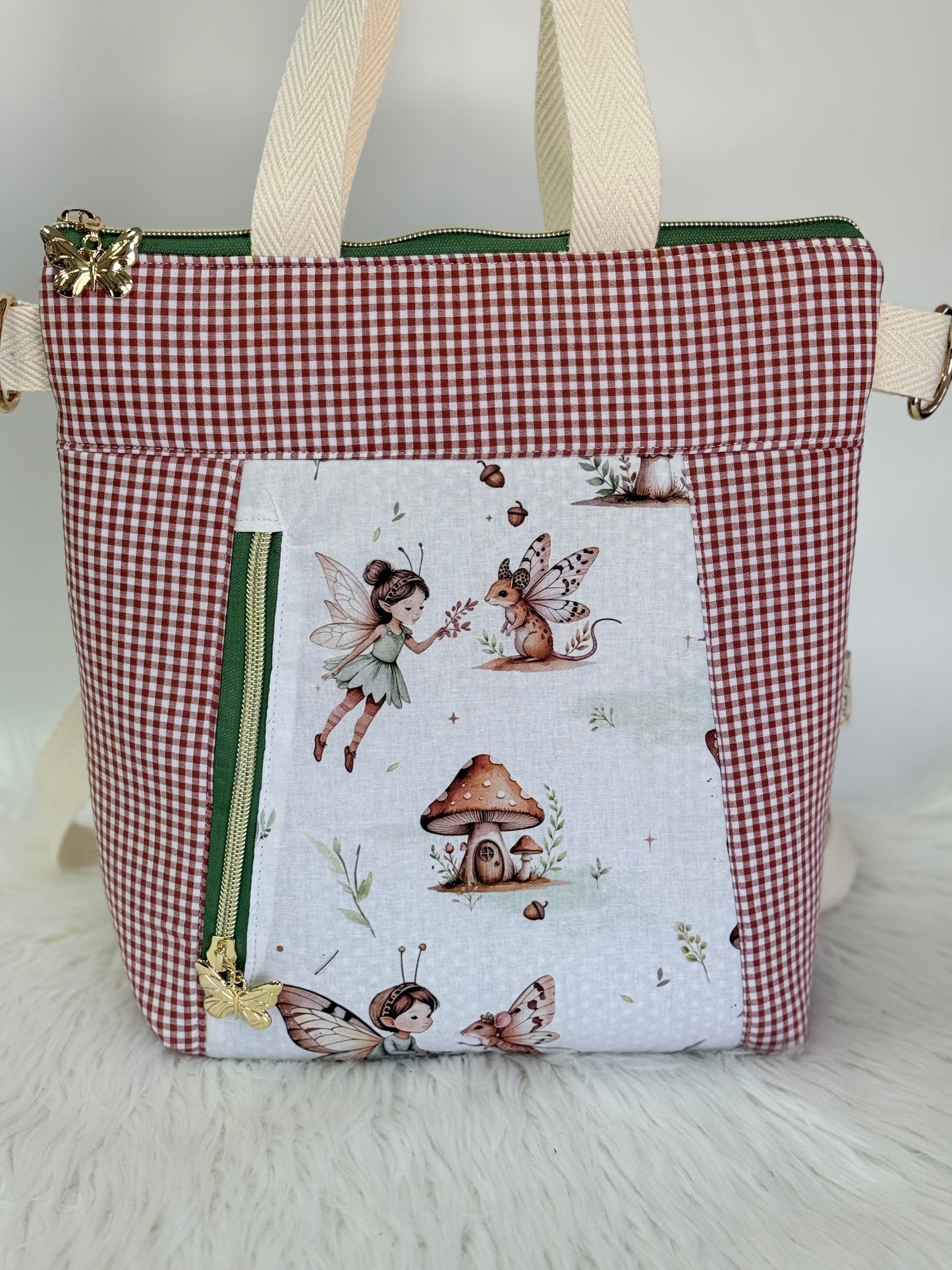 Bolso-Mochila Artesanal de Tela – Diseño de Hadas y Setas
