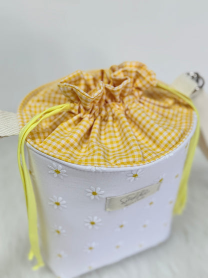 Bolso Bombonera Artesanal Margarita – Tipo Saco con Cuadro Vichy y Margaritas
