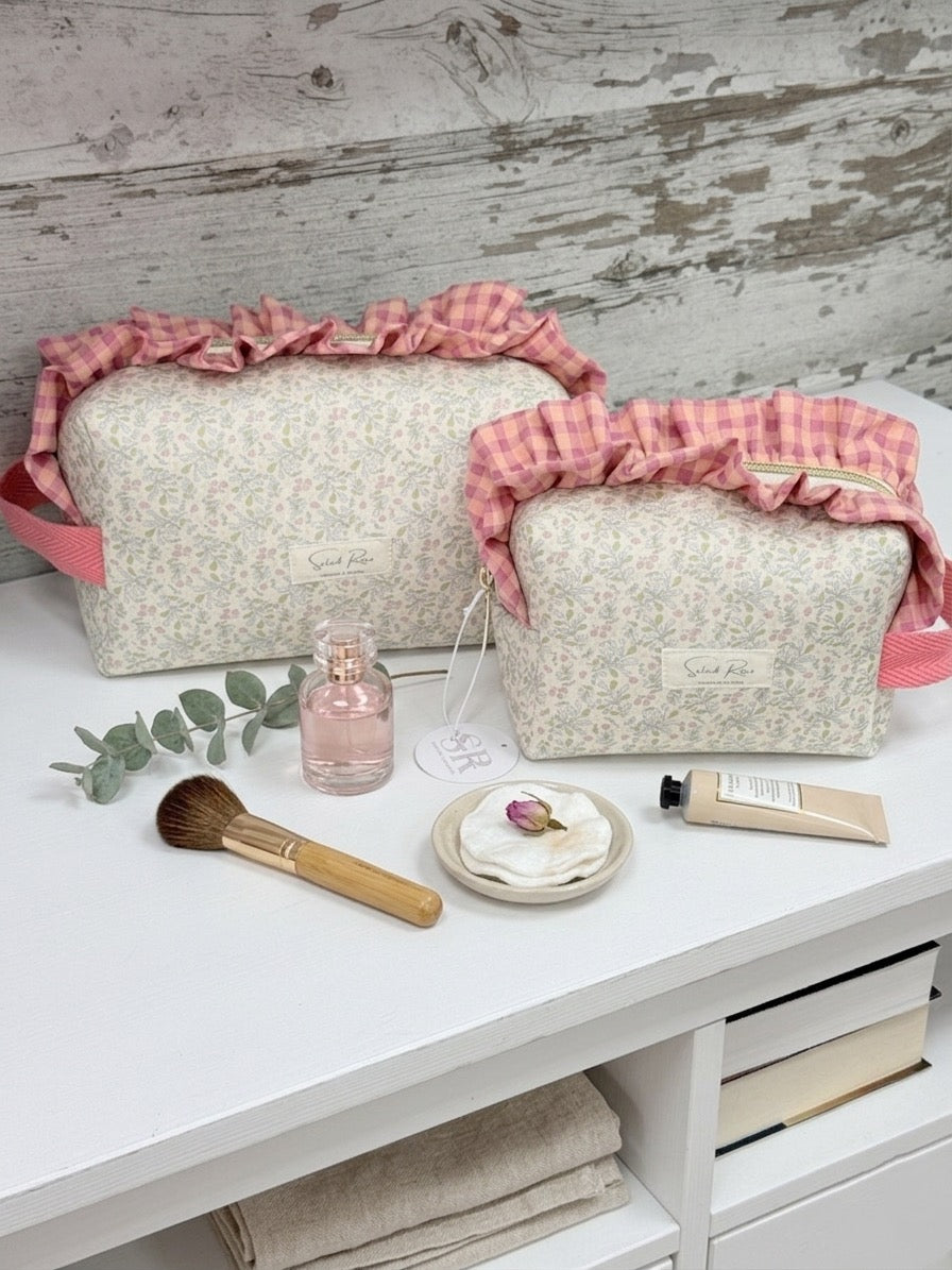 Neceser de Tela Floral con Volantes Vichy – 3 Tamaños