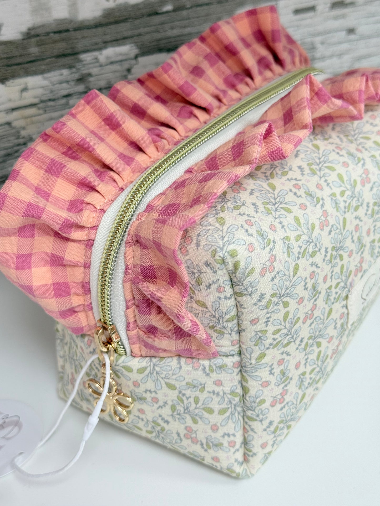 Neceser de Tela Floral con Volantes Vichy – 3 Tamaños
