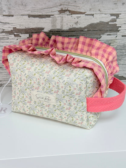 Neceser de Tela Floral con Volantes Vichy – 3 Tamaños