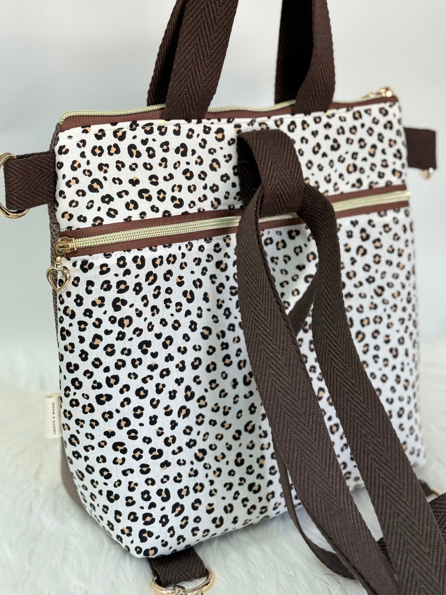 Bolso mochila con cremallera y bolsillo exterior 