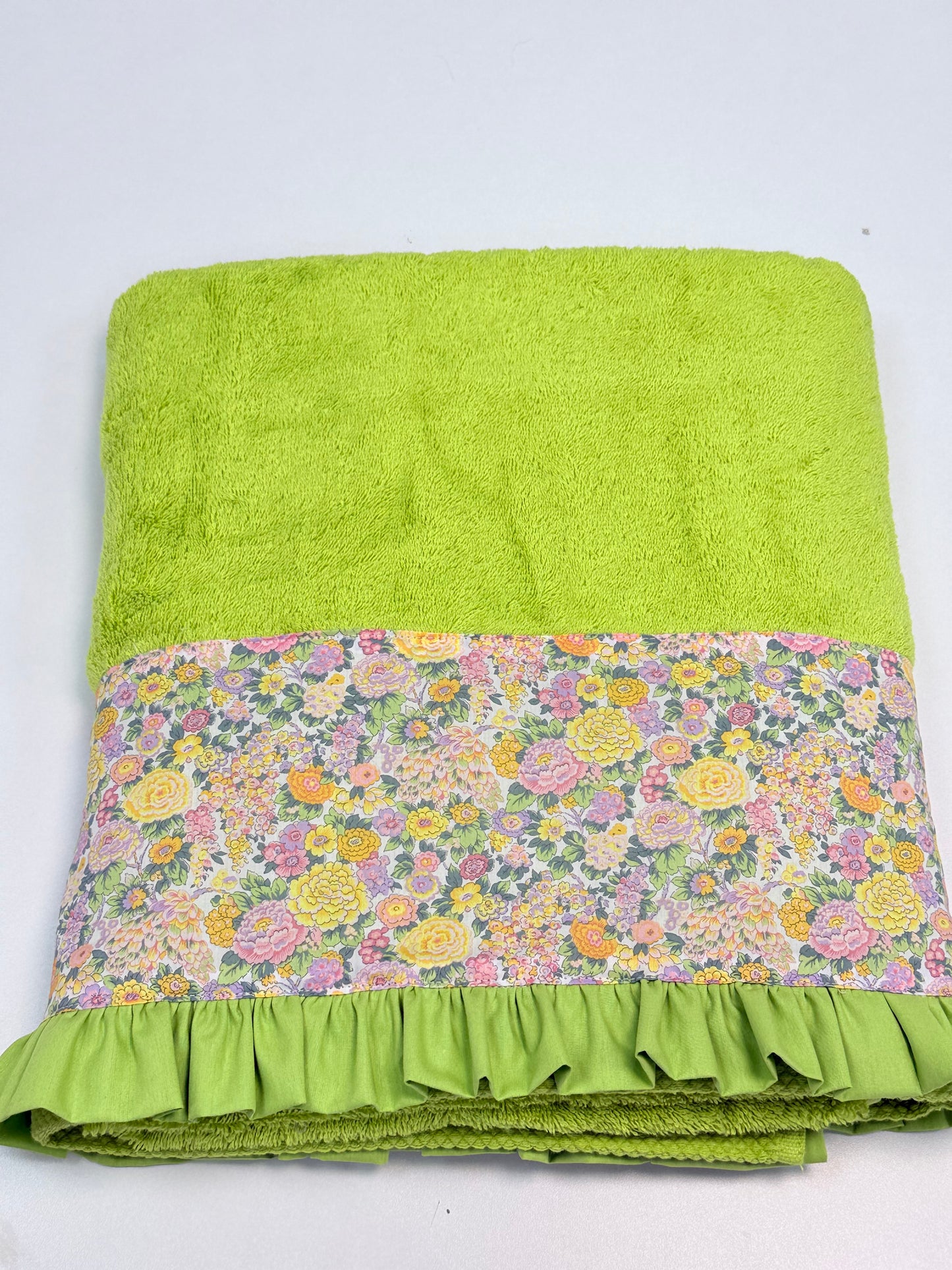 Toalla de Baño Artesanal Decorada A Mano (100x150 cm) | 500 g Alta Calidad