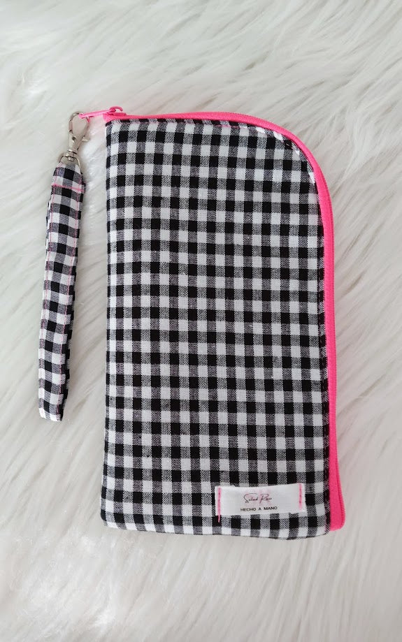 Funda de móvil acolchada con bolsillos interiores